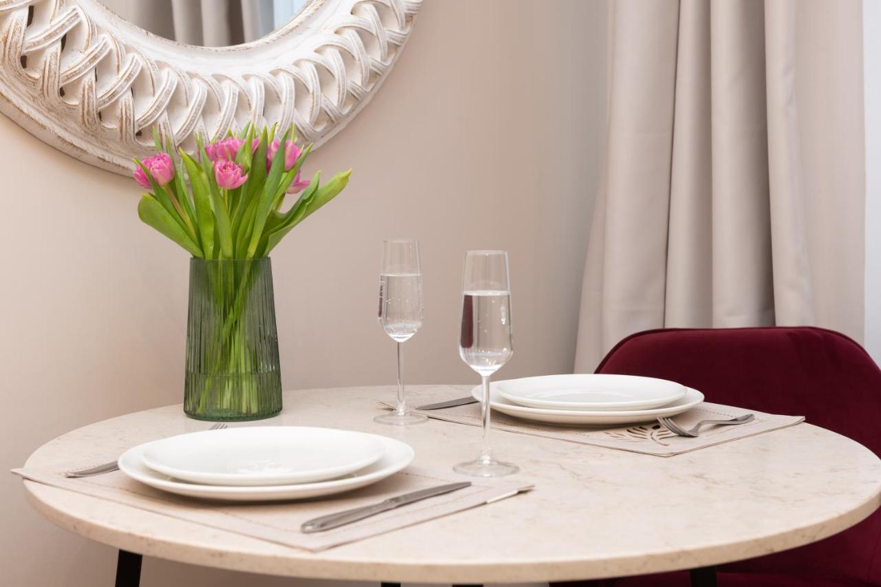 Hotel Meltzer Apartments ทาลลินน์ ภายนอก รูปภาพ